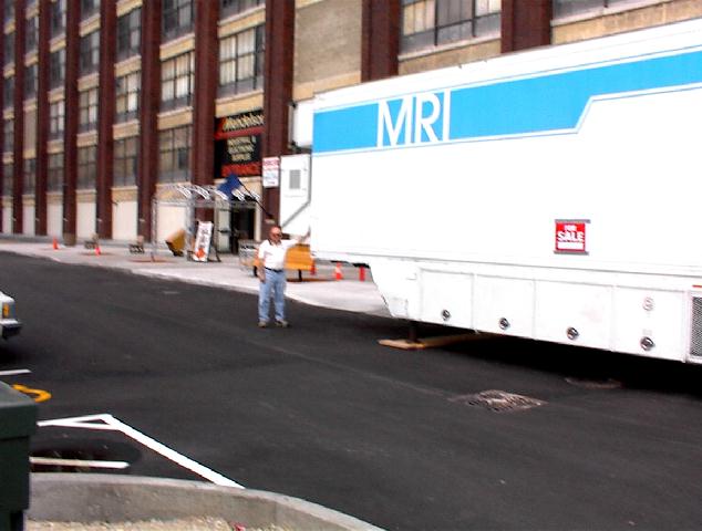 99mendl_mri.jpg (140944 bytes)